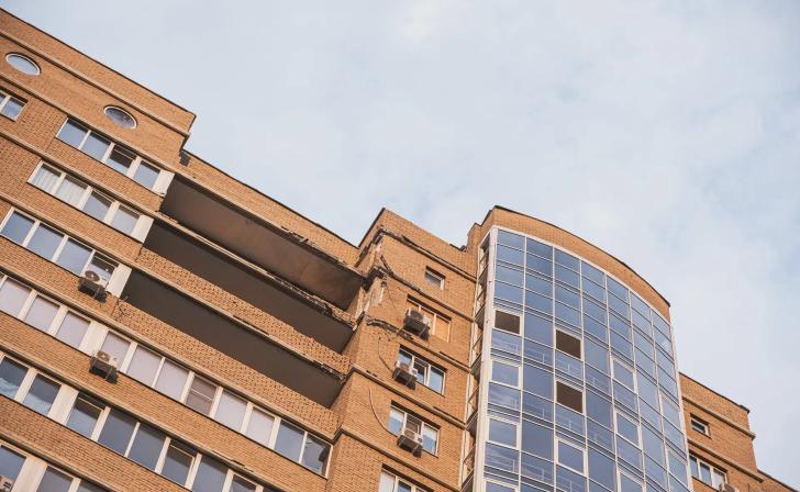 Хинштейн накануне проверил в Курске ход восстановления домов, которые пострадали от прилётов