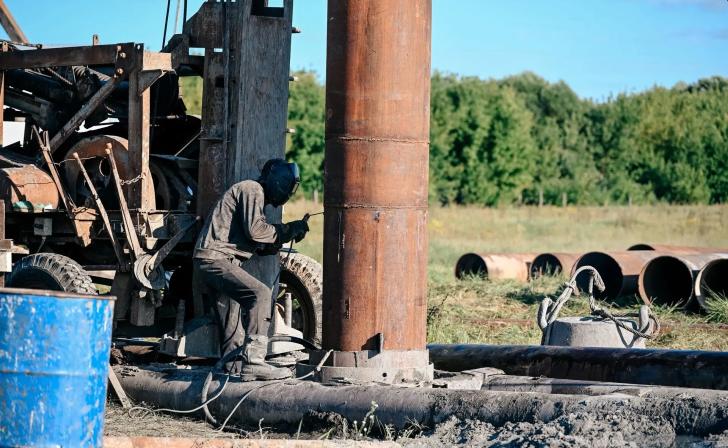 Курскому губернатору пообещали за две недели закончить новые скважины железногорского водозабора Курскому губернатору пообещали за две недели закончить новые скважины железногорского водозабора