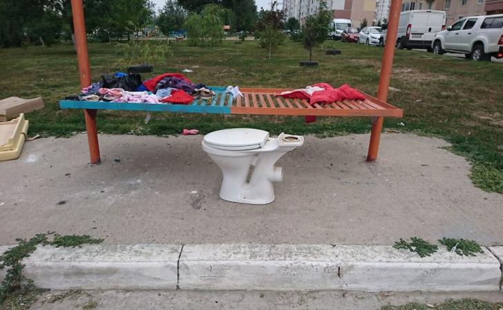 В Курске молодой человек обманул пенсионеров с помощью унитаза