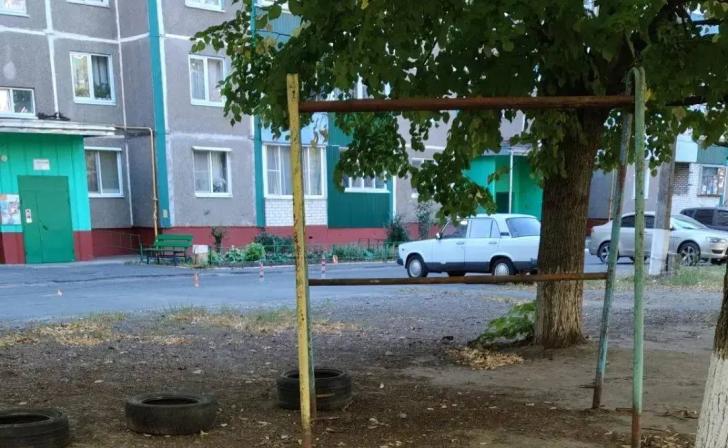 В Курске школьницу, получившую травму на площадке, перевели на семейное обучение В Курске школьницу, получившую травму на площадке, перевели на семейное обучение