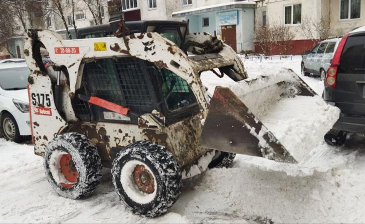 Более 100 единиц спецтехники готовят в уборке снега в Курске Более 100 единиц спецтехники готовят в уборке снега в Курске