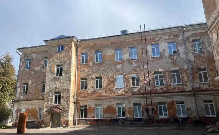 В Курске прокуратура через суд добилась ремонта здания школы-интерната