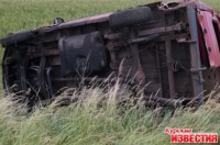 Двое пьяных автоугонщиков перевернулись на похищенном автомобиле