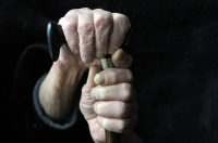 Курянин, больной шизофренией, год хранил дома тело умершей бабушки