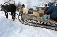 Под Курском «вездеход» Малышка развозит продукты пенсионерам