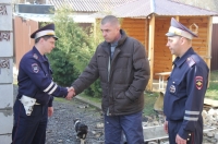 В Курской области полицейские спасли семью из горящего дома