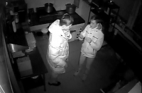 Юных курян подозревают в краже продуктов из кухни развлекательного заведения