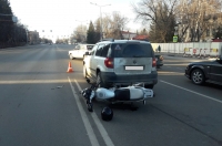 В Курске мотоциклист протаранил иномарку