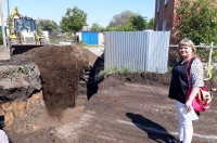 В Курске асфальт на дороге провалился в канализационный коллектор