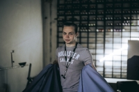 Курянин поджёг себе волосы, проиграв спор об итоге матча «Россия-Испания»