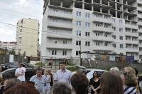 В Курской области обманутым дольщикам обещают достроить дом к сентябрю