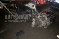 В центре Курска ВАЗ врезался в дерево