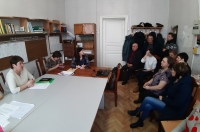 «Детей гнобят». В Курской области родители устроили скандал из-за поборов и оценок в школе