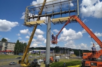Курский предприниматель заплатит городу за работы по демонтажу рекламного щита