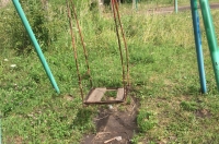 Жительница Курской области рассказала, как ее ребенок сломал ключицу на детской площадке