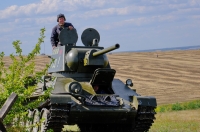 В Курской области реконструкторы провели «Бой на Северном фасе»