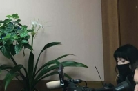 Курянку, которая материла и била своего сына в такси, лишили родительских прав