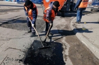 На 212 улицах Курска выявили дорожные ямы