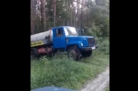 В курском лесу КЗТЗ сливают канализацию
