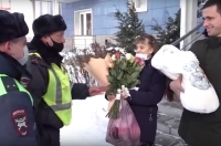 Курские сотрудники ГИБДД помогли роженице быстрее добраться до роддома