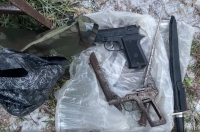У жителя Курской области нашли склад боеприпасов и самодельный пистолет