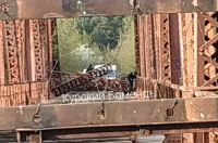 Куряне сообщили, что Красный мост начали распиливать