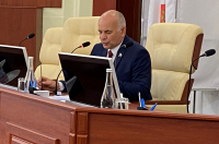 Спикер Курской облдумы Юрий Амерев предложил депутатам записаться в добровольческие батальоны