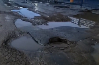 Куряне жалуются на разбитую дорогу на улице Сосновской