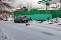 На пьяной дороге после распоряжения мэра Курска положили покрышку и знак аварийной остановки