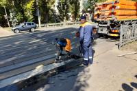 В Курске 58 человек чистят ливневки после ночной грозы