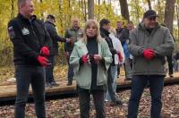 В Курске председатель ЦИК России Элла Памфилова высадила деревья на липовой аллее