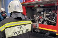 В Курске на улице Гремяченская загорелся ангар