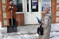 Курские  чиновники проверяют, как у торговых точек убирают снег