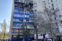 В Курске в пострадавшем от атаки БПЛА доме подключают коммуникации