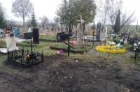 В Курской области сельсоветы обязаны оборудовать мусорки на кладбищах