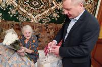100-летнюю курянку поздравили с юбилеем