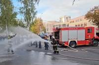 В Курске пожарные проводили коллегу на пенсию