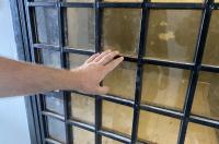 Пьяный курянин устроил дебош в парикмахерской