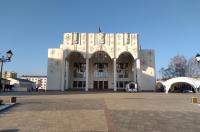 Куряне недовольны несвоевременно выложенной афишей новогодних представлений в драмтеатре