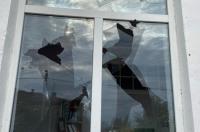 В пострадавших от взрывов домах Курской области меняют окна