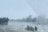 В Курской области машины бьются на покрытых льдом дорогах