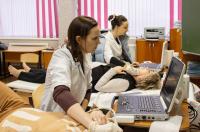 В курской школе врачи провели медосмотр педагогов без отрыва от работы