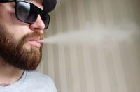 Железногорцу грозит арест до 15 суток за выкуренную сигарету