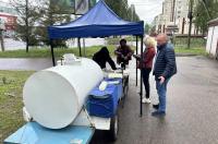В Курске разогнали нелегальных торговцев молока на улице