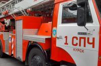 В Курске сгорела автомастерская и два авто в ней
