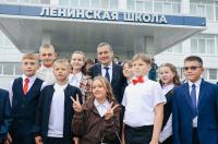 Курский губернатор поздравил школьников в обновлённых школах Октябрьского района