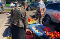 В Дмитриеве 7 уличным торговцам Россельхознадзор вынес предостережения